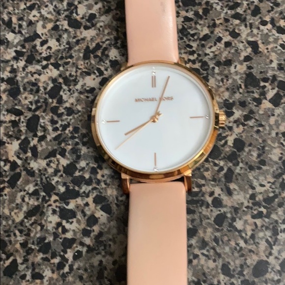 Michael Kors ladies watch - Picture 1 of 3